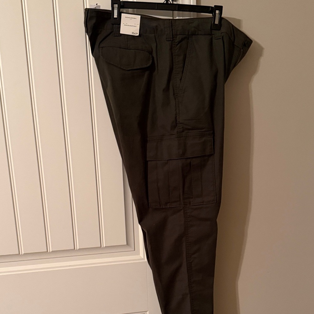 NEW!! Men's Cargo Pants in Dark Olive - Unbranded